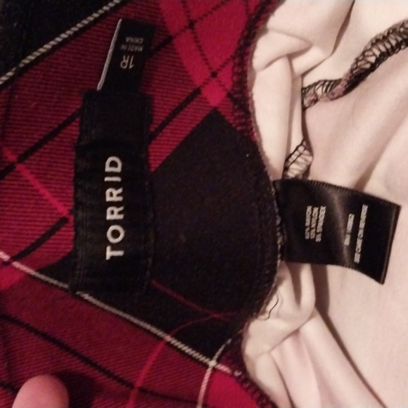 Black and Red Torrid Pants - Picture 2 of 2